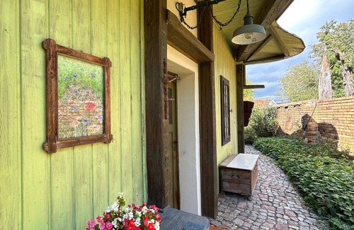Sandersdorf-Brehna House | Holiday Home 'Das Künstlerhaus' with Private Terrace, Private Garden and Wi-Fi