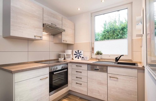 Alt-Travemunde/Ronnau House | Holiday Home 'Bootshaus' with Private Terrace, Private Garden and Wi-Fi