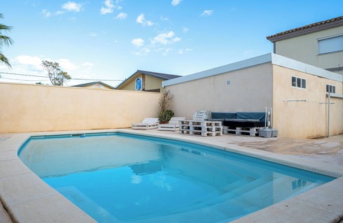 El Ligallo del Ganguil House | Holiday Home "de l'avi" with Pool, Garden & Wi-Fi