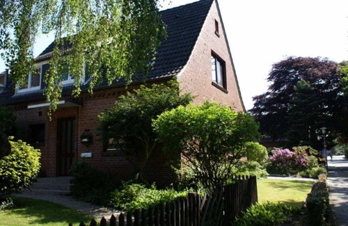 Leer Apartment | Holiday home Jümme - Ferienwohnung Grüßing, 15014
