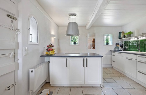 Dagebuell House | Holiday Home 'Deichkate' – Vacation in a Historic Monument with Panoramic Views