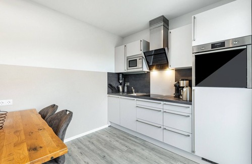 Heringhausen House | Holiday Home 'Diemelblick' with Lake View, Private Terrace and Wi-Fi