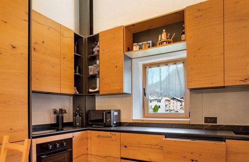 Mezzano House | Holiday Home 'Dimora Dajana' with Mountain View, Private Terrace and Wi-Fi