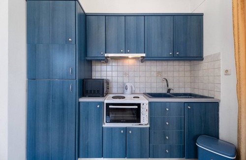 Agios Ioannis House | Holiday Home 'Dioni' with Mountain View, Wi-Fi and Air Conditioning