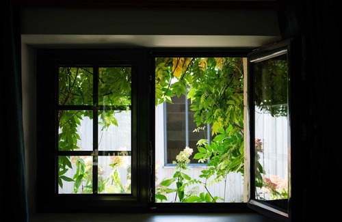 Luynes House | Holiday Home 'Domaine' with Shared Pool, Shared Garden and Wi-Fi