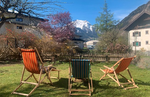 Mayrhofen House | Holiday Home 'Durst 2' with Mountain View, Shared Garden and Wi-Fi
