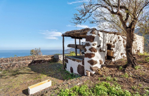Tigaday House | Holiday Home 'El Lagar' with Sea View, Shared Terrace and Wi-Fi