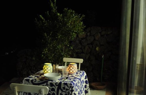 Frontera House | Holiday Home 'El Laurel' with Sea View, Private Terrace and Wi-Fi