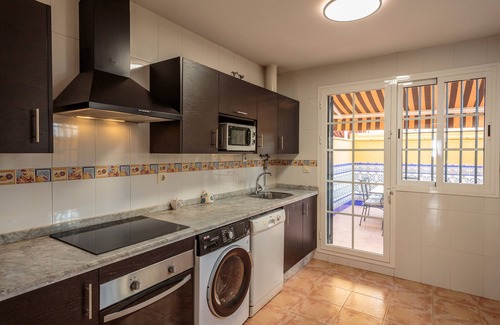 Gerena House | Holiday Home 'El Rincón Sevillano' with Private Terrace, Wi-Fi and Air Conditioning