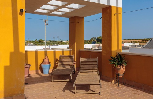 Gerena House | Holiday Home 'El Rincón Sevillano' with Private Terrace, Wi-Fi and Air Conditioning