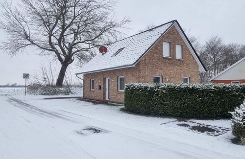 Tannenhausen Apartment | Holiday home Ella by the lake