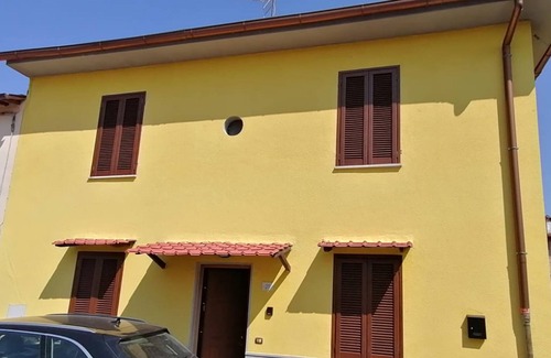 Staffoli House | Holiday Home 'Enza's Petite Maison' with Wi-Fi