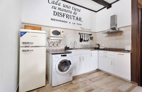 Tigaday House | Holiday Home 'Villa Luisa' with Sea View, Terrace & Wi-Fi in Frontera