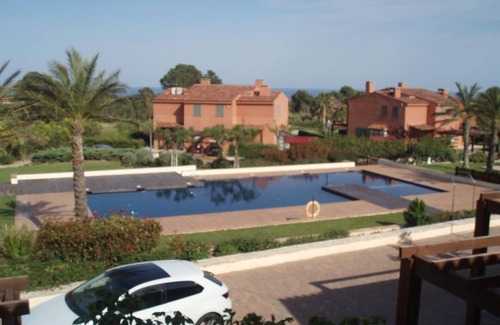 Bonmont Terres Noves House | Holiday Home "Casa en la playa con piscina y port Aventura" with Shared Pool, A/C & Wi-Fi