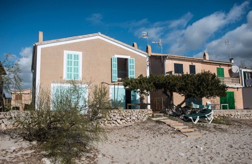 Son Servera House | Holiday Home 'Es Port Nou - Casa En La Playa' with Sea View, Private Terrace and Wi-Fi