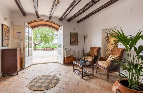 San Martin Sarroca House | Holiday Home 'Lidia' with Mountain View, Private Pool and Wi-Fi