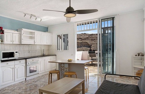 Mogan House | Holiday Home 'Suite On the Beach' with Sea View, Pool, Terrace & Wi-Fi