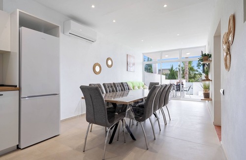 El Ligallo del Ganguil House | Holiday Home 'Eucaliptus' with Mountain View, Wi-Fi and Air Conditioning