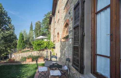 Figline e Incisa Valdarno Apartment | Holiday home features with Italian garden and free Wifi