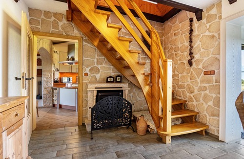 Blankenburg House | Holiday Home 'Ferienhaus Appelgarten' with Private Terrace, Private Garden and Wi-Fi