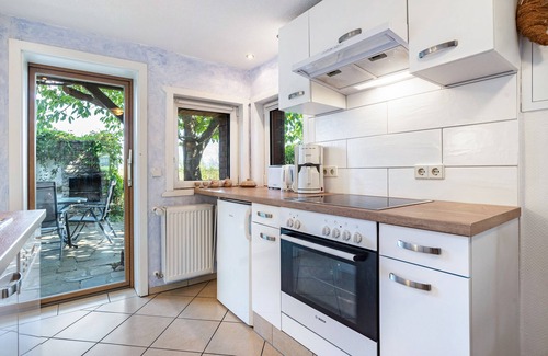 Blankenburg House | Holiday Home 'Ferienhaus Kornblume' with Private Terrace, Private Garden and Wi-Fi