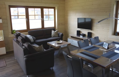 Hettingen House | Holiday Home 'Ferienhaus Traum Teufel' with Shared Terrace, Shared Garden and Wi-Fi