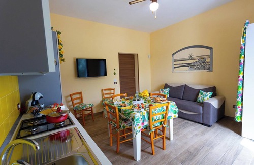 Marsala House | Holiday Home 'Ficurigna' with Private Garden, Wi-Fi and Air Conditioning