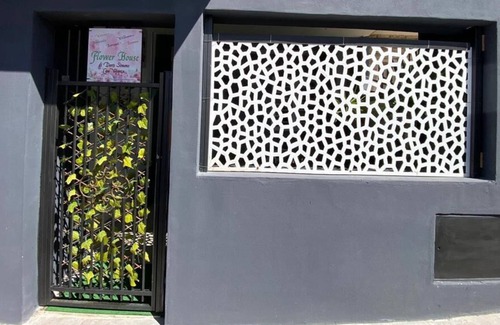 Municipio 5 House | Holiday Home "Flower's House di Doris Simone" with Private Terrace & Wi-Fi