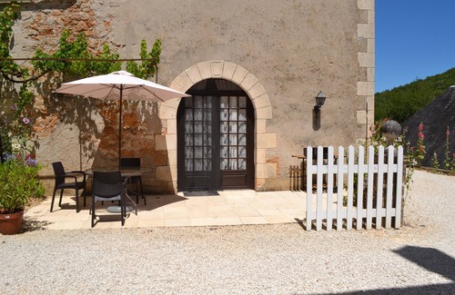 Souillac House | Holiday home for 2 - 45m² - quiet green area - large swimming pool