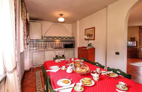 Siena House | Holiday Home for 8 guests