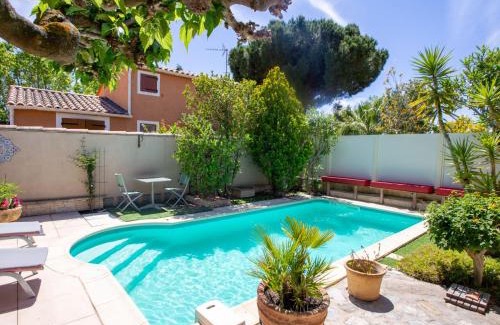 Les Bormettes House | Holiday Home Miramar by Interhome