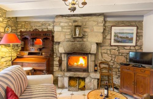 Lampaul-Ploudalmezeau House | Holiday Home Keranna by Interhome