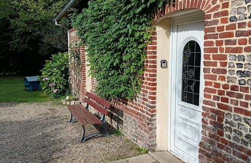 Les Grandes-Ventes House | Holiday Home near Alabaster Coast