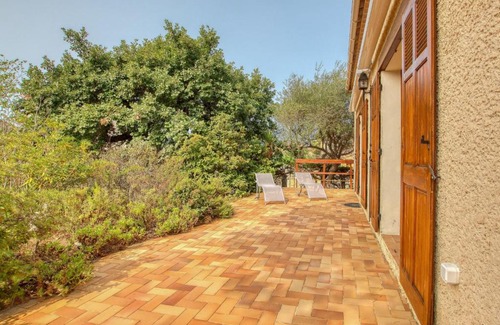 Six-Fours-les-Plages House | Holiday Home L'Arbousier by Interhome