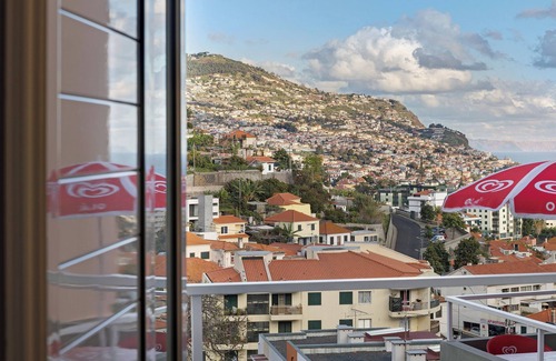 Sao Roque House | Holiday Home 'Funchal' with Sea View, Balcony & Wi-Fi