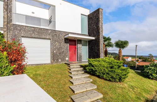 Fonte Bastardo House | Holiday Home 'Grande Moradia Do Pico Da Bagacina' with Sea View, Wi-Fi and Air Conditioning