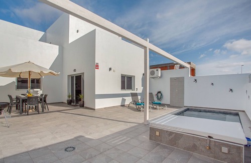 Gran Tarajal House | Holiday Home 'Gara Fuerteventura' with Sea Views, Wi-Fi and Air Conditioning