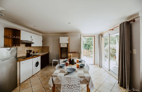 Vals-les-Bains Apartment | Holiday Home 'Gite Villa T3' with Shared Pool, Wi-Fi and Air Conditioning