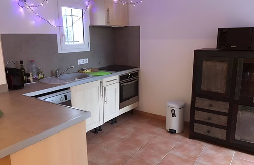 Vedene House | Holiday Home 'Gîte En Provence' with Wi-Fi