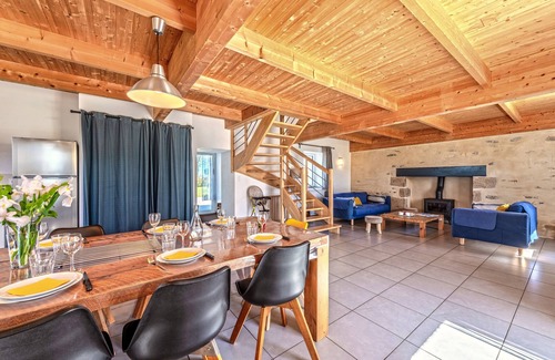 Plouguerneau House | Holiday Home 'Gîte With Private Heated Pool' with Private Terrace, Private Garden and Wi-Fi