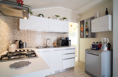 Recanati House | Holiday Home "Giugiò" with Mountain View, Terrace and Air Conditioning