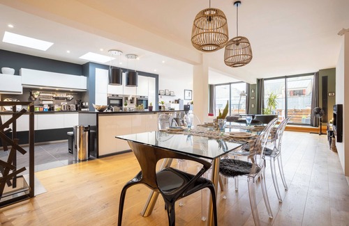 Concarneau House | Holiday Home 'Grand Loft Plein Centre Concarneau' with Private Terrace