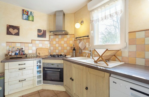 Pouldreuzic House | Holiday Home 'Grande Maison À 5min Des Plages' with Shared Pool, Terrace and Private Garden