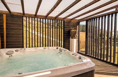 Bettolelle House | Holiday Home 'Green 101 Apartment Senigallia' with Sea View, Wi-Fi and Air Conditioning