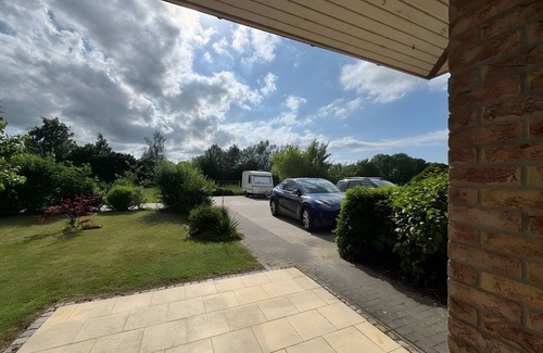 Beselin House | Holiday Home 'Großes Im Grünen -' with Private Terrace, Private Garden and Wi-Fi