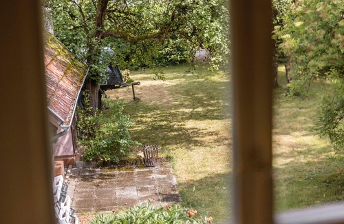 Hohenstein House | Holiday Home 'Häusle An Der Hüle' with Private Terrace, Shared Garden and Wi-Fi