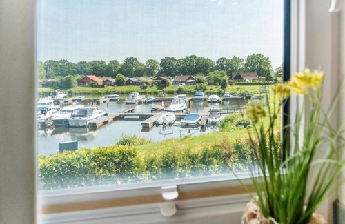 Steinbild House | Holiday Home 'Hafenblick' with Private Terrace, Private Garden and Wi-Fi