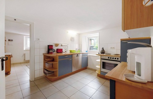 Monzelfeld House | Holiday Home 'Haus Gertrud' with Mountain View, Private Terrace and Wi-Fi