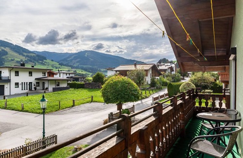Leogang House | Holiday Home 'Haus Sinning' with mountain view, private terrace, garden and wifi