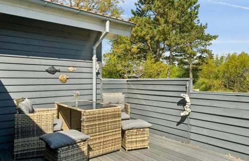 Øer Strand House | Holiday Home Hening - 50m from the sea by Interhome